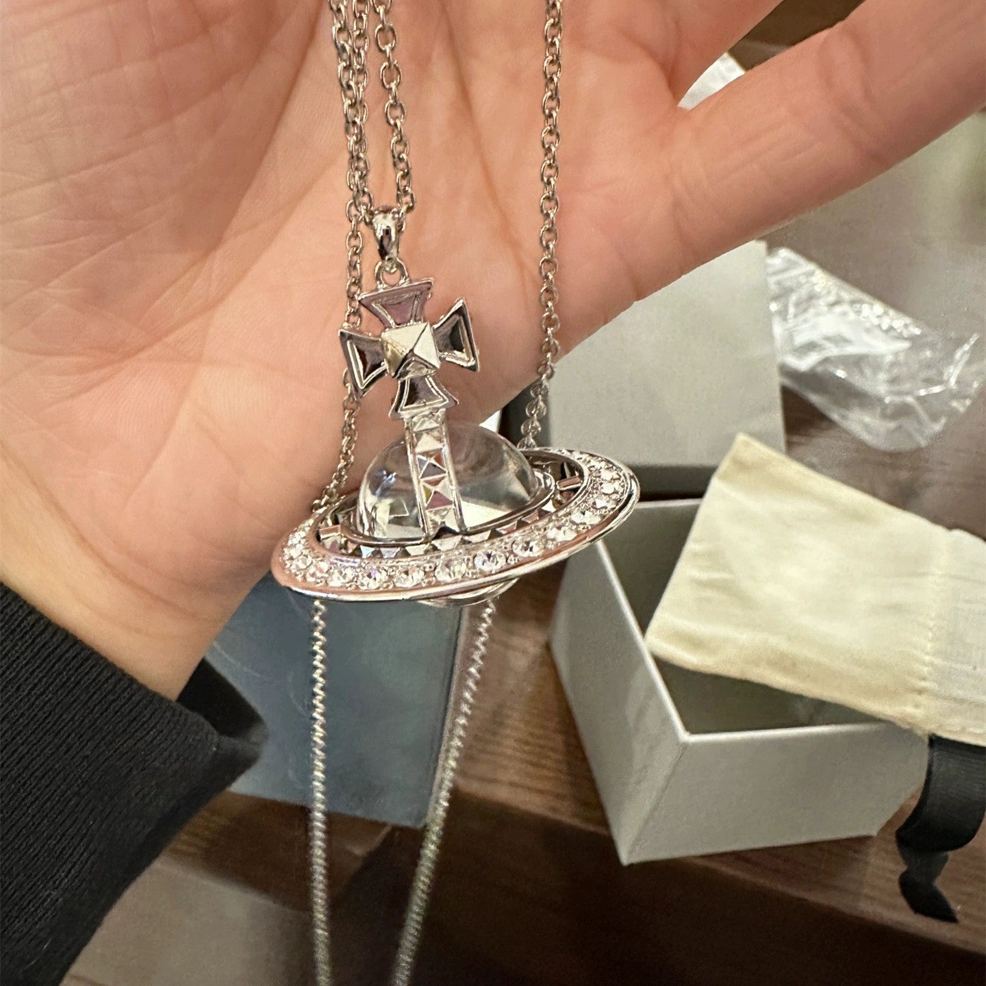 Willow nails large three-dimensional Saturn necklace niche high-end clavicle chain personalized long sweater chain