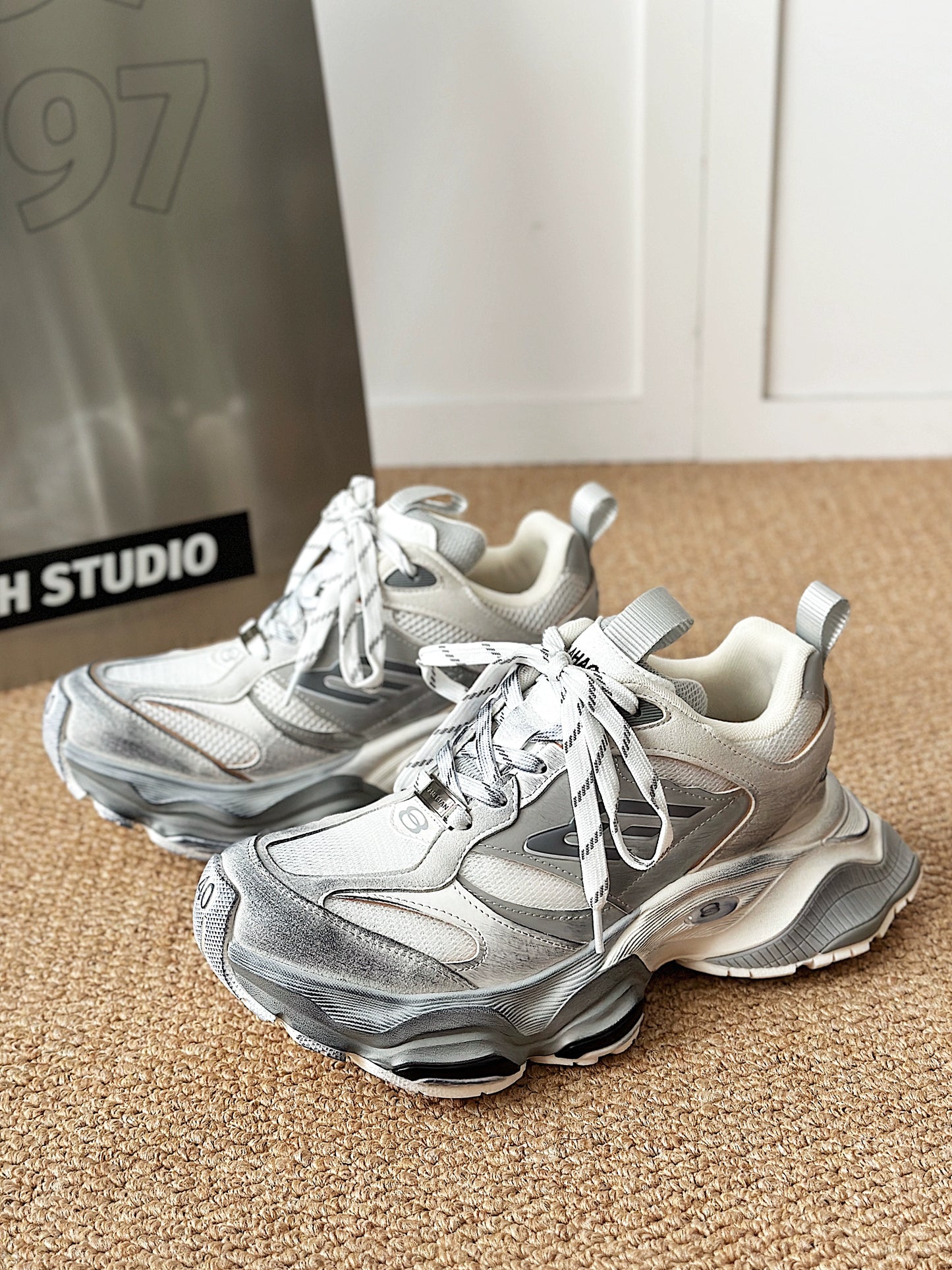 Daddy shoes men's and women's Paris star catwalk models thick-soled heightening couples sports and leisure trendy shoes