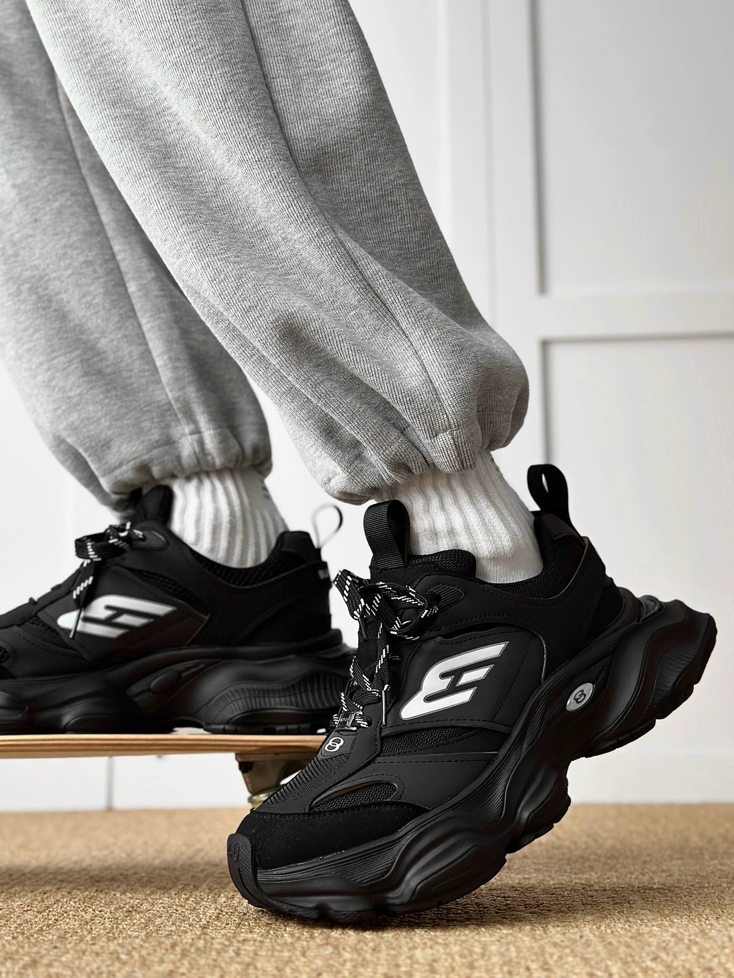 Daddy shoes men's and women's Paris star catwalk models thick-soled heightening couples sports and leisure trendy shoes