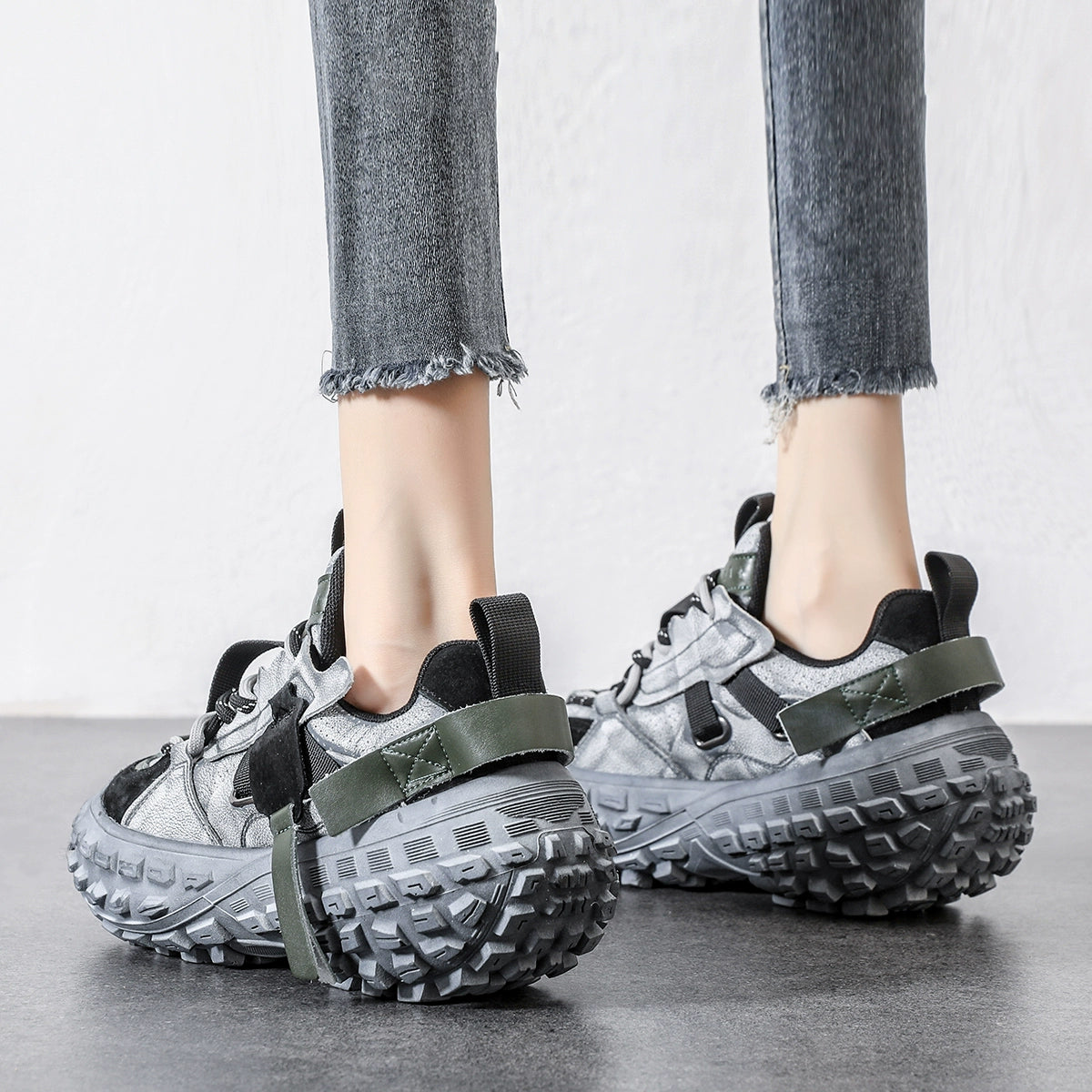 Tire sole leather dad shoes women's autumn 2024 new European retro old sports shoes fried street tank shoes tide