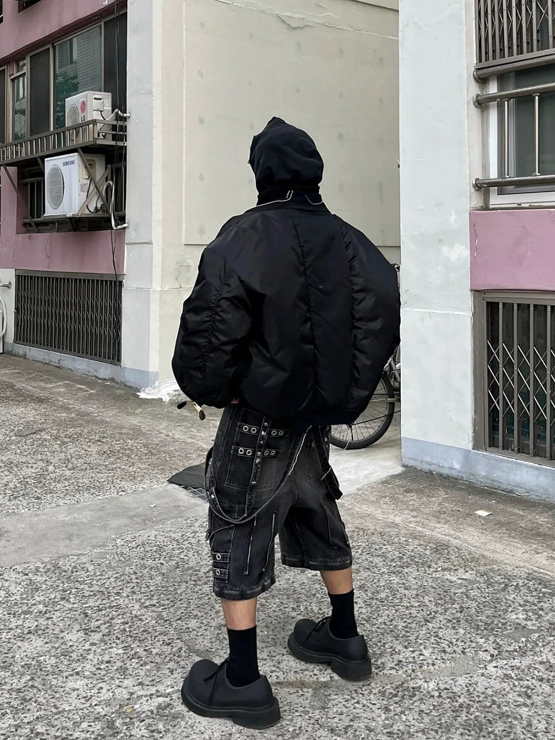 Washed old punk style metal wide legs with the same eight gods strap denim trousers