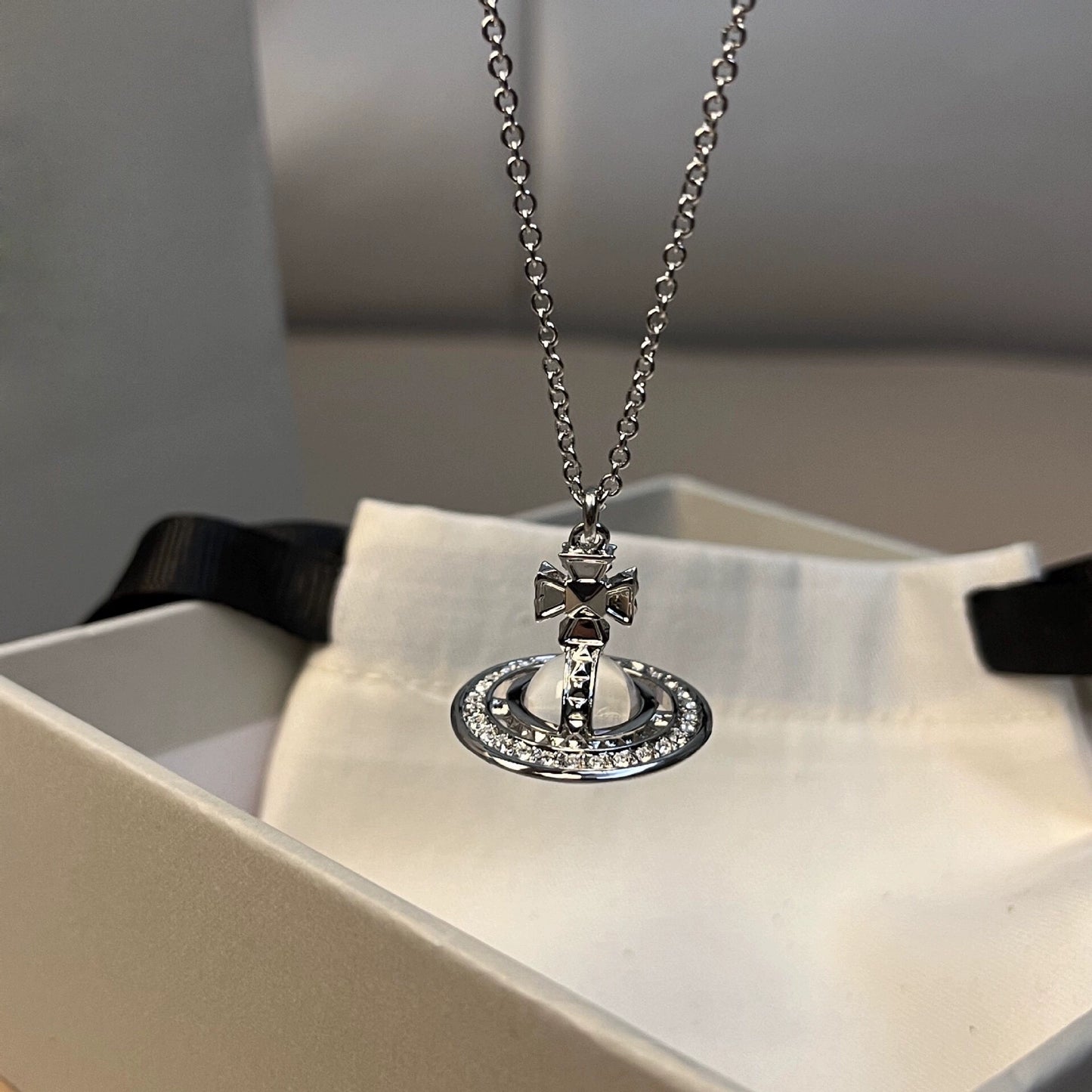 Willow nails large three-dimensional Saturn necklace niche high-end clavicle chain personalized long sweater chain