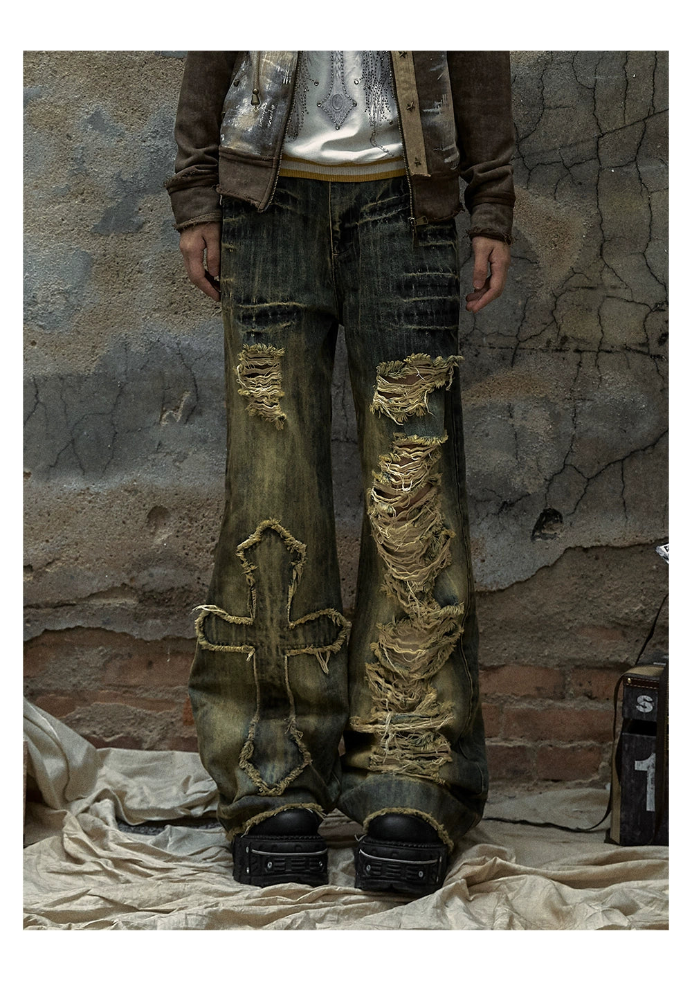 American retro street waste soil hand-polished washed ripped holes loose wide-leg jeans trousers